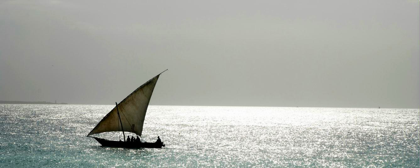 MF061 Wall décor art photographic on canvas seascape boat off Africa coast